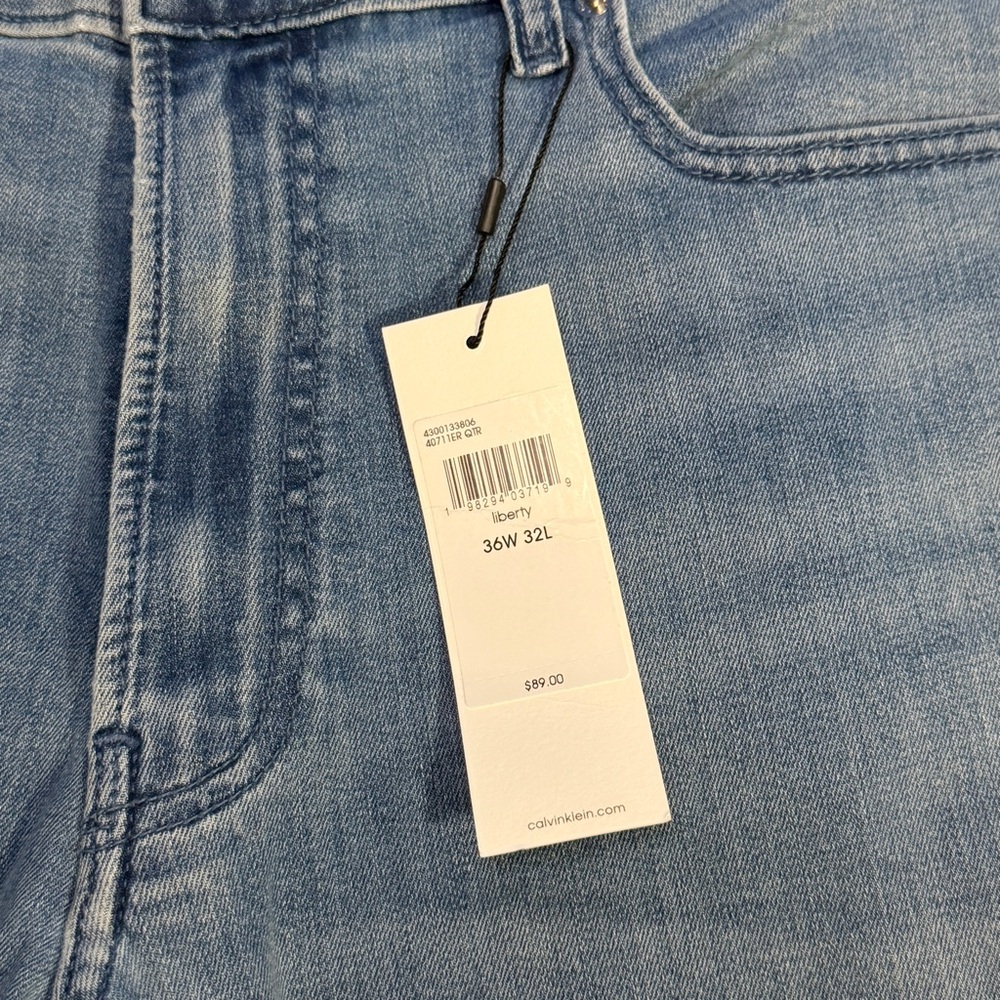 Calvin Klein
Brand new - Picture 3 of 4